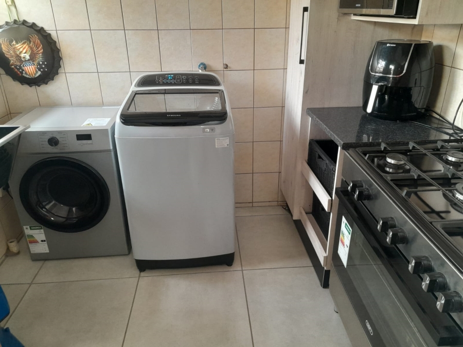 4 Bedroom Property for Sale in Waterval East North West